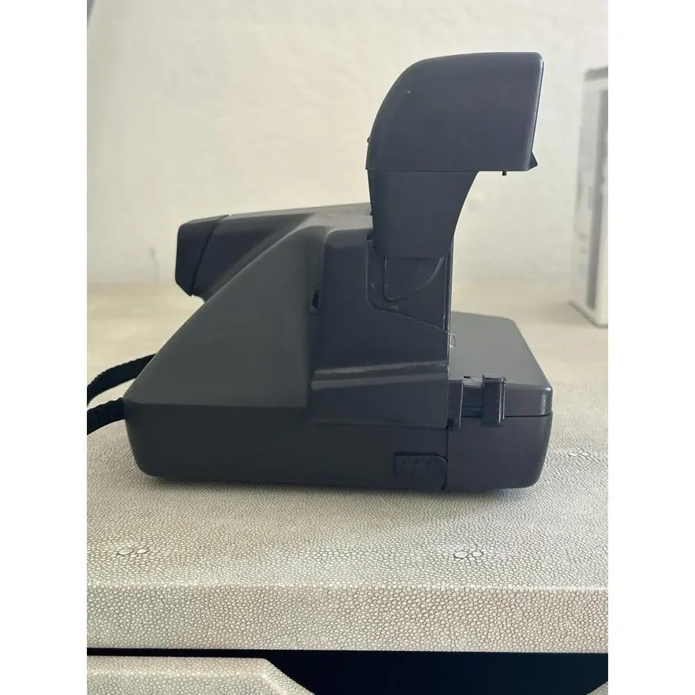 Polaroid One Step 600 Film Instant Camera w Flash Untested w/Strap Vintage - Picture 4 of 9